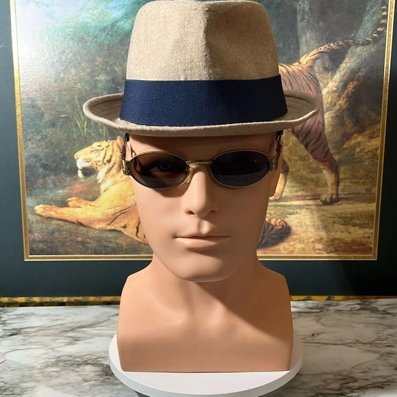 VERSACE VINTAGE UNISEX SUNGLASSES WITH CASE - Picture 3 of 17